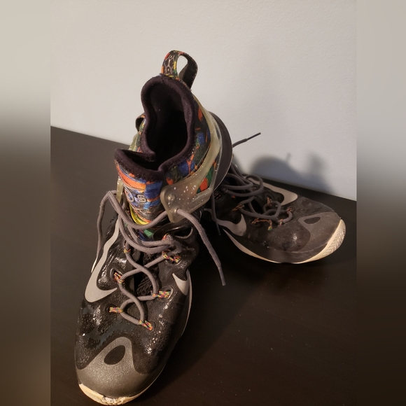Men's Nike Zoom Hyperrev Basketball Shoes - size 9 - Picture 4 of 8